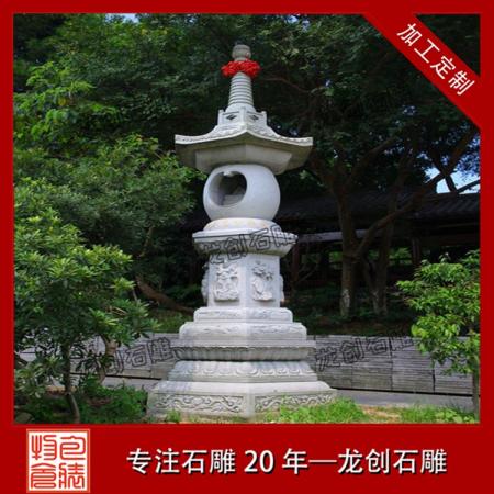 古樸石塔，雕琢佛境之美